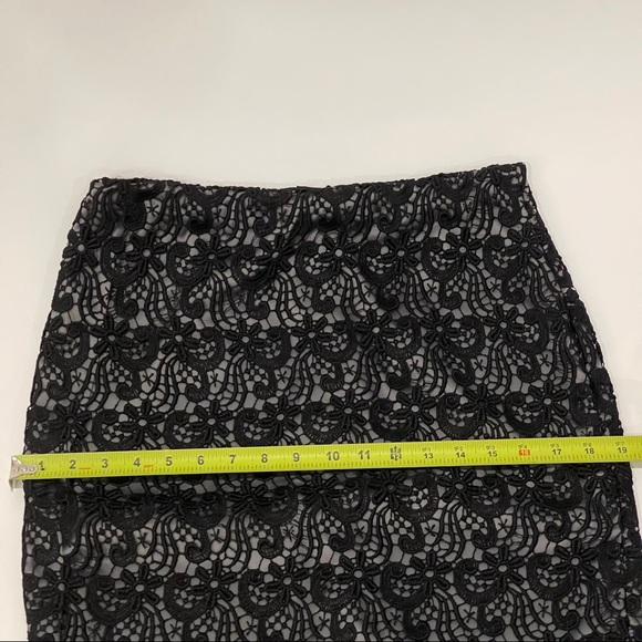 Ann Taylor NWOT lace lined Midi gorgeous Skirt. - Picture 6 of 6